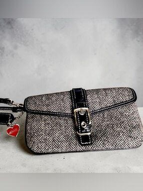 Coach Herringbone Tweed Clutch Wristlet Wallet Heart Charm